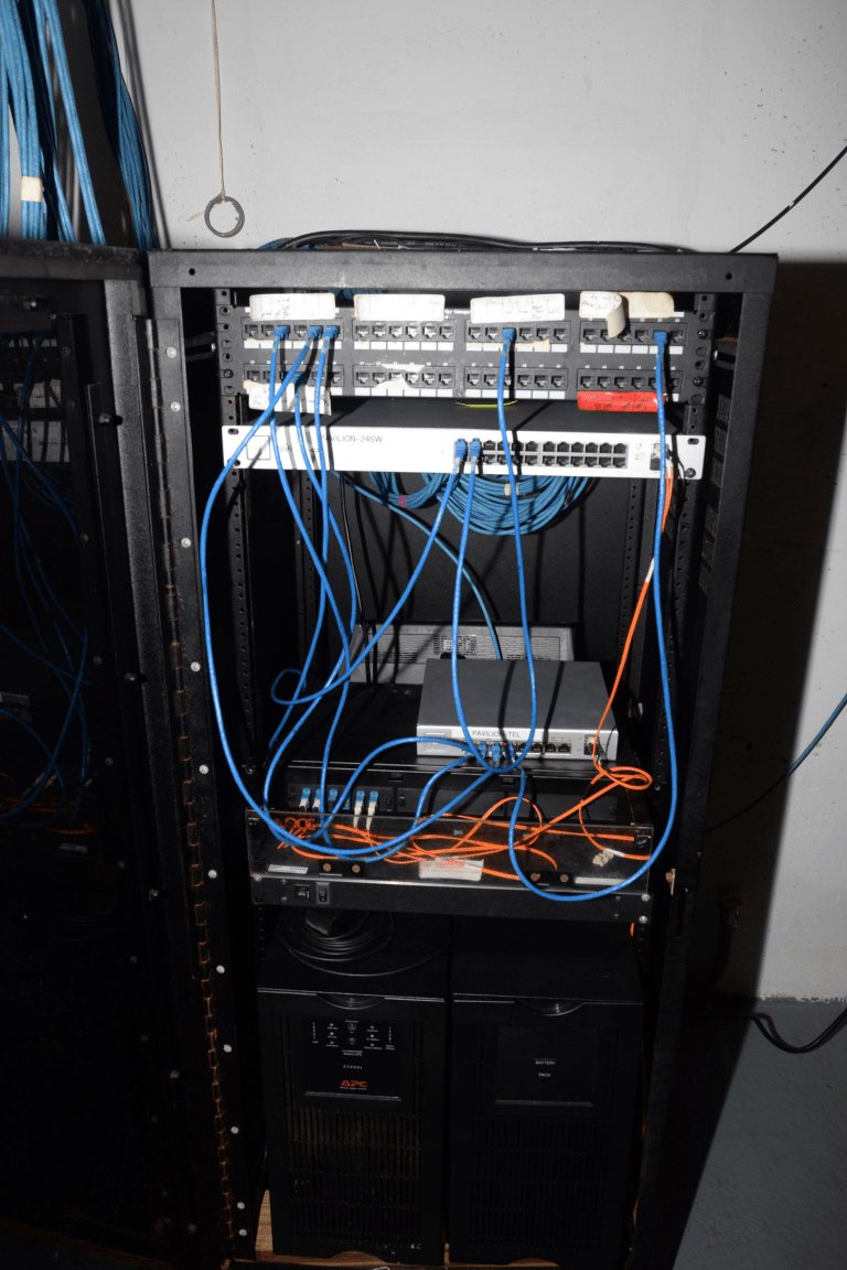 1,5 million de puces Nvidia seront nécessairement alignées sur des baies comme celles-ci