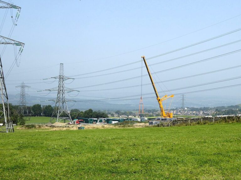 Chantier de construction avec grue