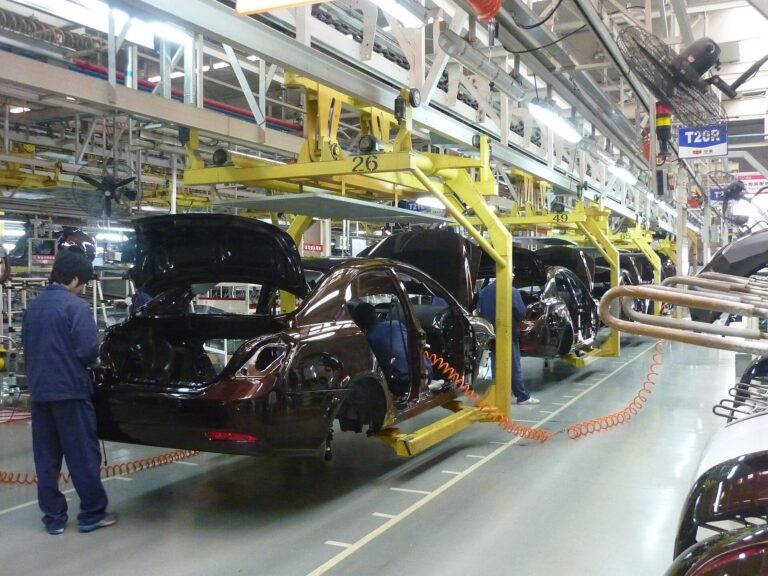 Ligne de montage automobile : la production organisee a grande echelle
