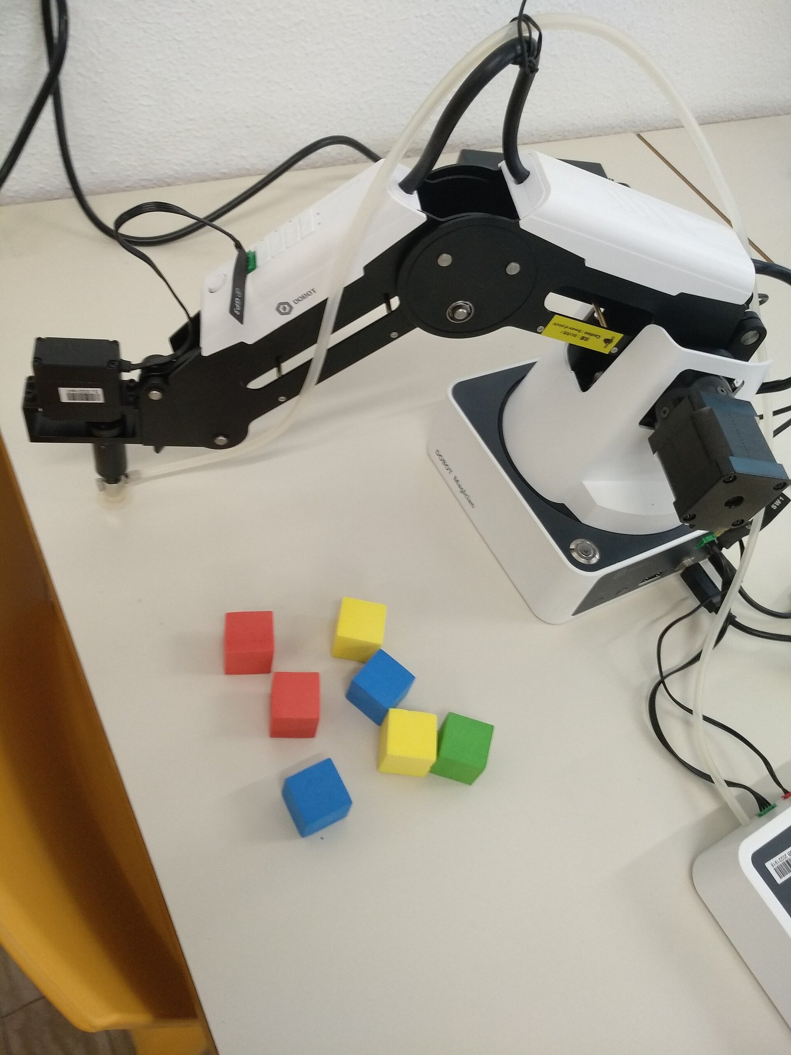 Bras robotisé de laboratoire