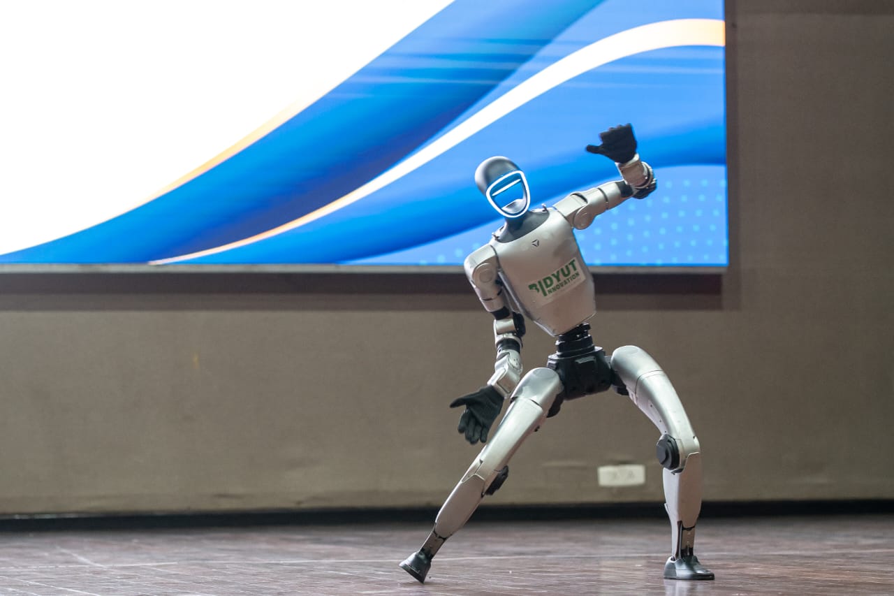 Robot humanoïde présenté dans une exposition internationale