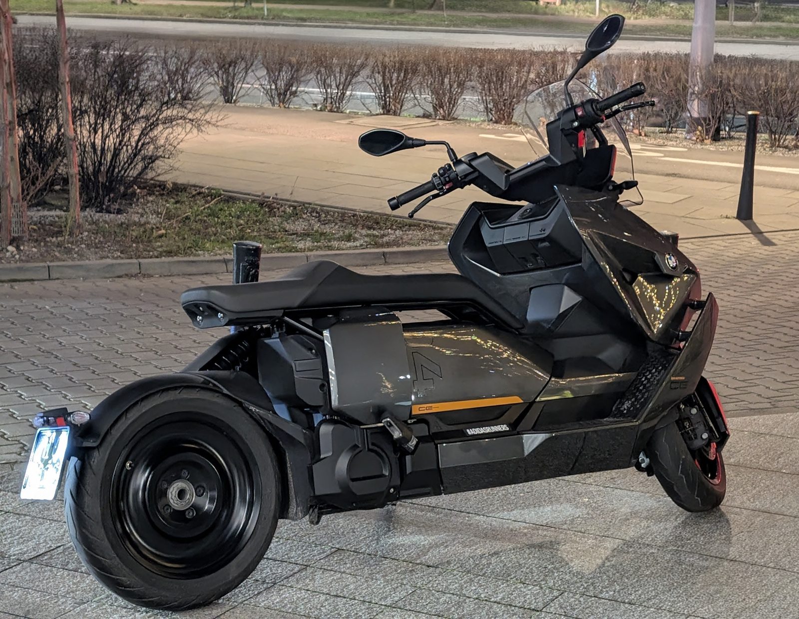 BMW CE 04 - scooter electrique