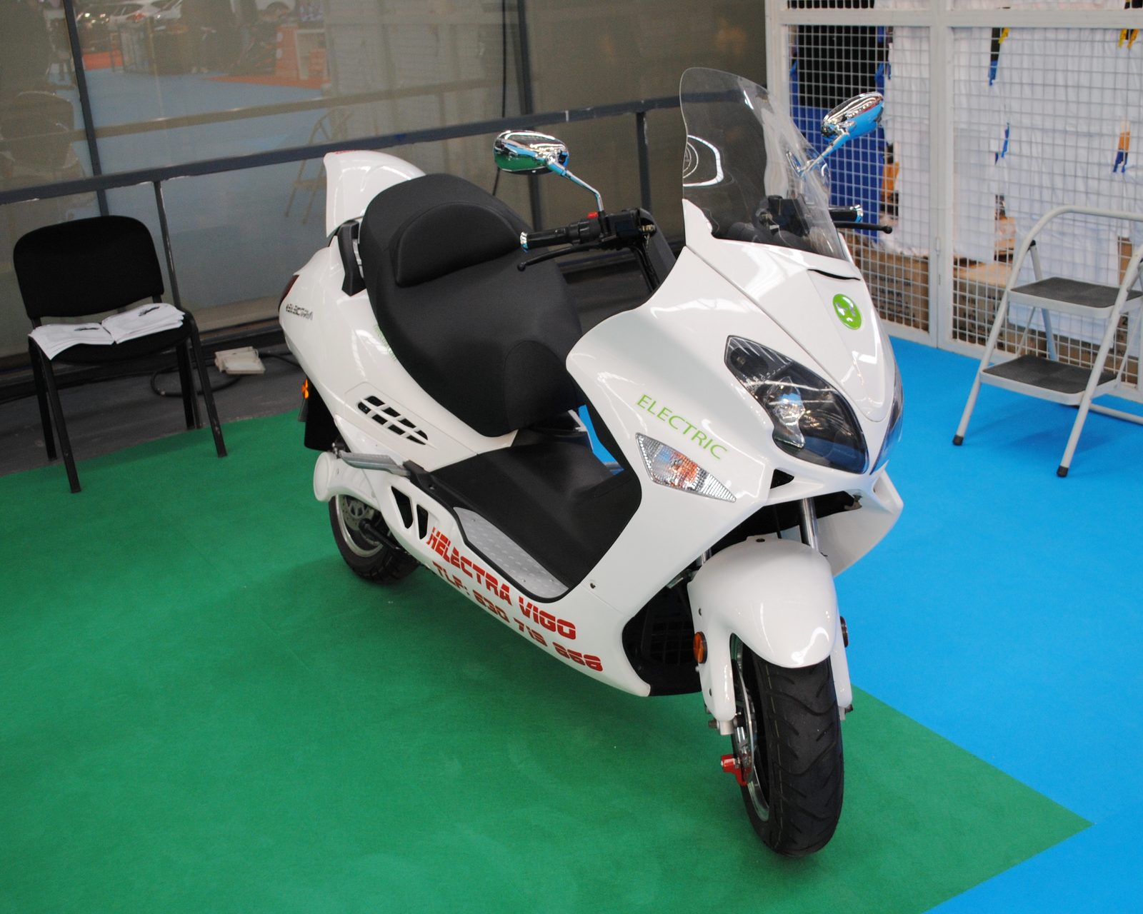Maxi-scooter HELECTRA