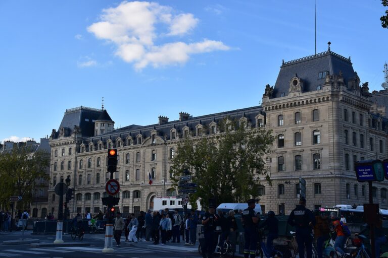 La préfecture de police de Paris, île de la Cité