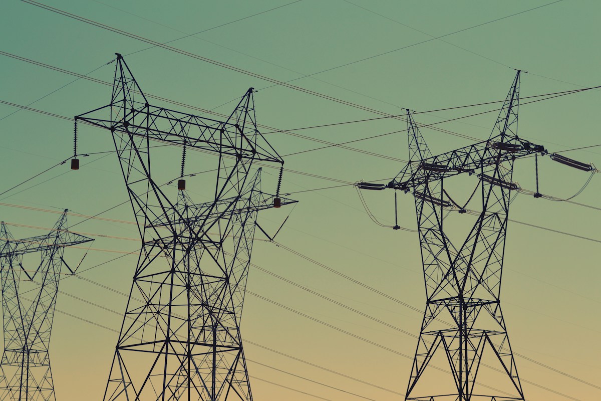 Pylônes et lignes de transport d’électricité
